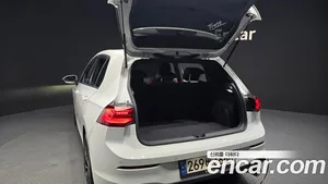 Volkswagen Golf, 2023 — миниатюра 27