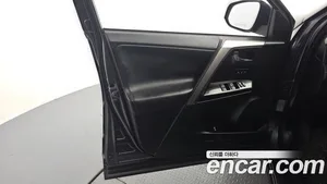 Toyota RAV4, 2018 — миниатюра 14