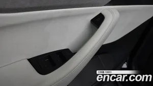 Tesla Model Y, 2026 — миниатюра 28