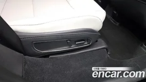 Tesla Model Y, 2026 — миниатюра 31