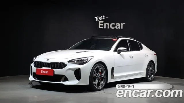 Kia Stinger, 2017 — фото автомобиля из Кореи