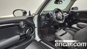 Mini Cooper, 2023 — миниатюра 13