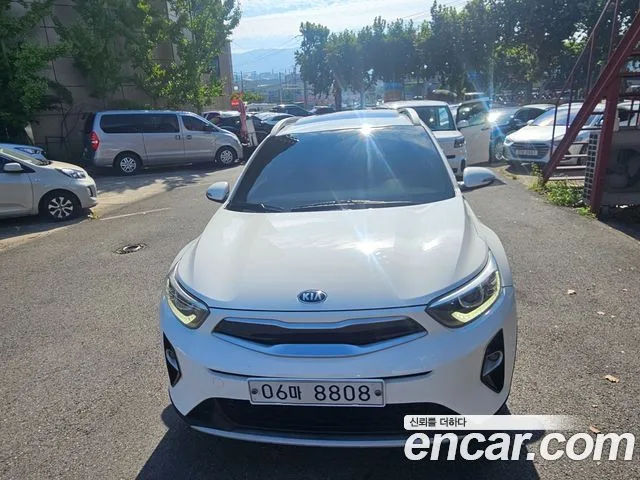 Kia Stonic, 2018 — фото автомобиля из Кореи