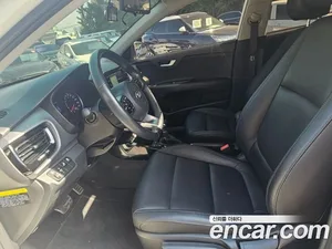 Kia Stonic, 2018 — миниатюра 10
