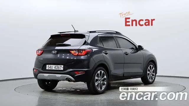 Kia Stonic, 2018 — фото автомобиля из Кореи