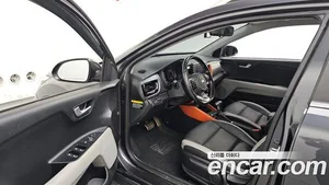 Kia Stonic, 2018 — миниатюра 12