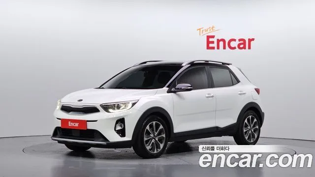 Kia Stonic, 2018 — фото автомобиля из Кореи