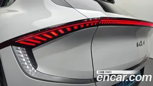 Kia EV6, 2022 — миниатюра 8