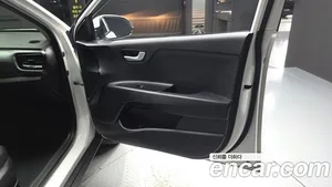 Kia Stonic, 2018 — миниатюра 14
