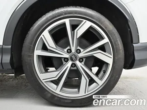 Audi Q4 e-tron, 2023 — миниатюра 5