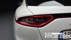 Kia Stinger, 2017 — миниатюра 8
