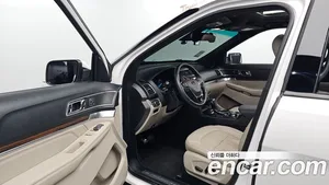 Ford Explorer, 2019 — миниатюра 12