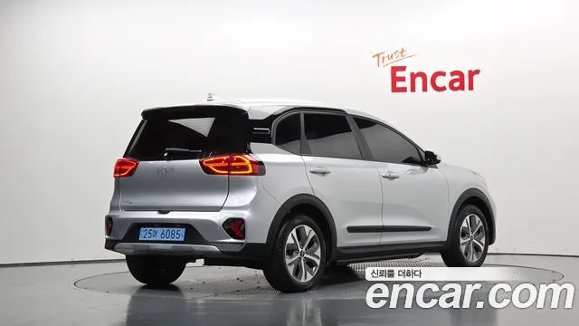 Kia Niro, 2022 — фото автомобиля из Кореи