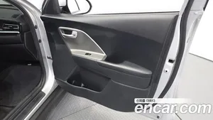 Kia Niro, 2022 — миниатюра 13