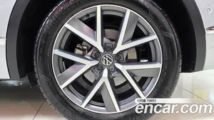 Volkswagen Touareg, 2023 — миниатюра 20