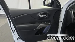 Jeep Cherokee, 2022 — миниатюра 14