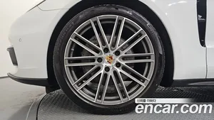 Porsche Panamera, 2018 — миниатюра 5