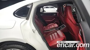 Porsche Panamera, 2018 — миниатюра 17