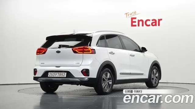 Kia Niro, 2019 — фото автомобиля из Кореи