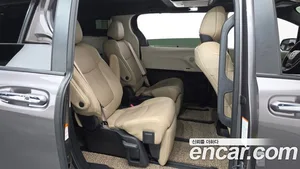 Toyota Sienna, 2022 — миниатюра 12