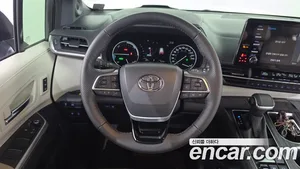 Toyota Sienna, 2022 — миниатюра 13