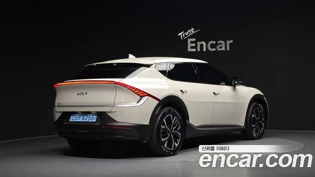 Kia EV6, 2023 — фото автомобиля из Кореи