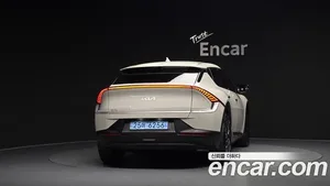 Kia EV6, 2023 — миниатюра 3
