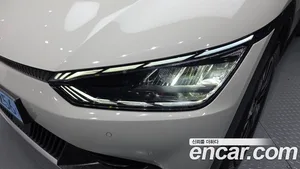 Kia EV6, 2023 — миниатюра 7