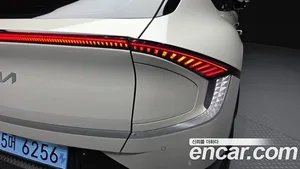 Kia EV6, 2023 — миниатюра 8