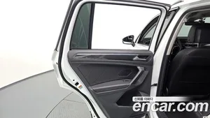 Volkswagen Tiguan, 2022 — миниатюра 15