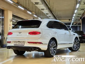 Bentley Bentayga, 2022 — миниатюра 4