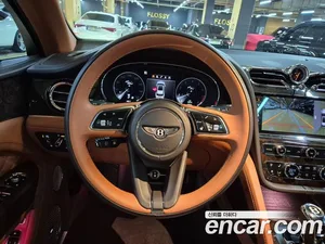 Bentley Bentayga, 2022 — миниатюра 8