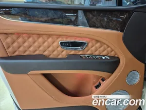 Bentley Bentayga, 2022 — миниатюра 16
