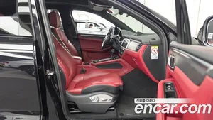Porsche Macan, 2023 — миниатюра 17