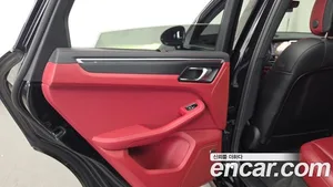 Porsche Macan, 2023 — миниатюра 15
