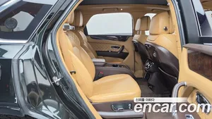 Bentley Bentayga, 2018 — миниатюра 17