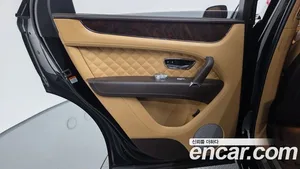 Bentley Bentayga, 2018 — миниатюра 15