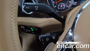 Bentley Bentayga, 2018 — миниатюра 38