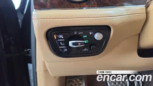 Bentley Bentayga, 2018 — миниатюра 41