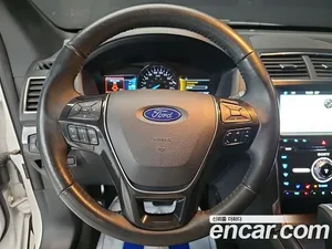 Ford Explorer, 2017 — миниатюра 9