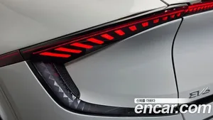 Kia EV6, 2023 — миниатюра 8