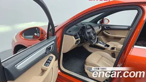 Porsche Macan, 2023 — миниатюра 10