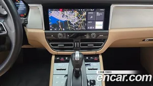 Porsche Macan, 2023 — миниатюра 12