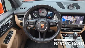 Porsche Macan, 2023 — миниатюра 13