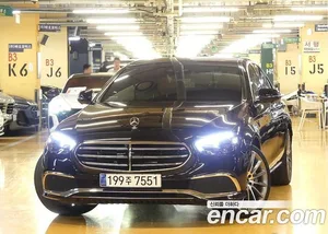 Mercedes-Benz E-Class, 2023 — миниатюра 3