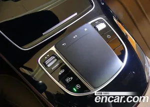 Mercedes-Benz E-Class, 2023 — миниатюра 17