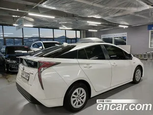 Toyota Prius, 2017 — миниатюра 4