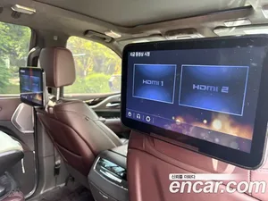 Cadillac Escalade, 2022 — миниатюра 12