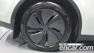 Tesla Model Y, 2025 — миниатюра 5