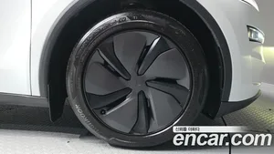 Tesla Model Y, 2025 — миниатюра 7